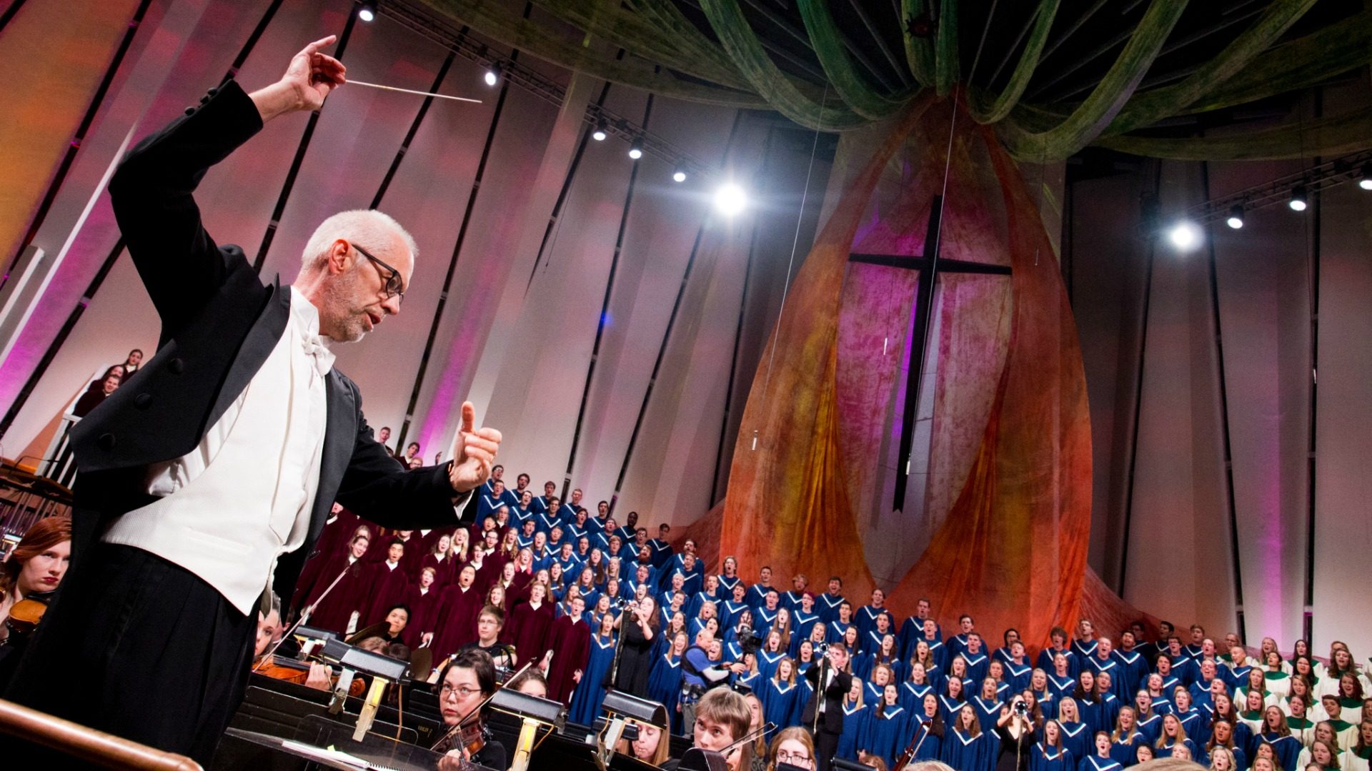 Christmas In Christ Chapel at Gustavus Twin Cities PBS